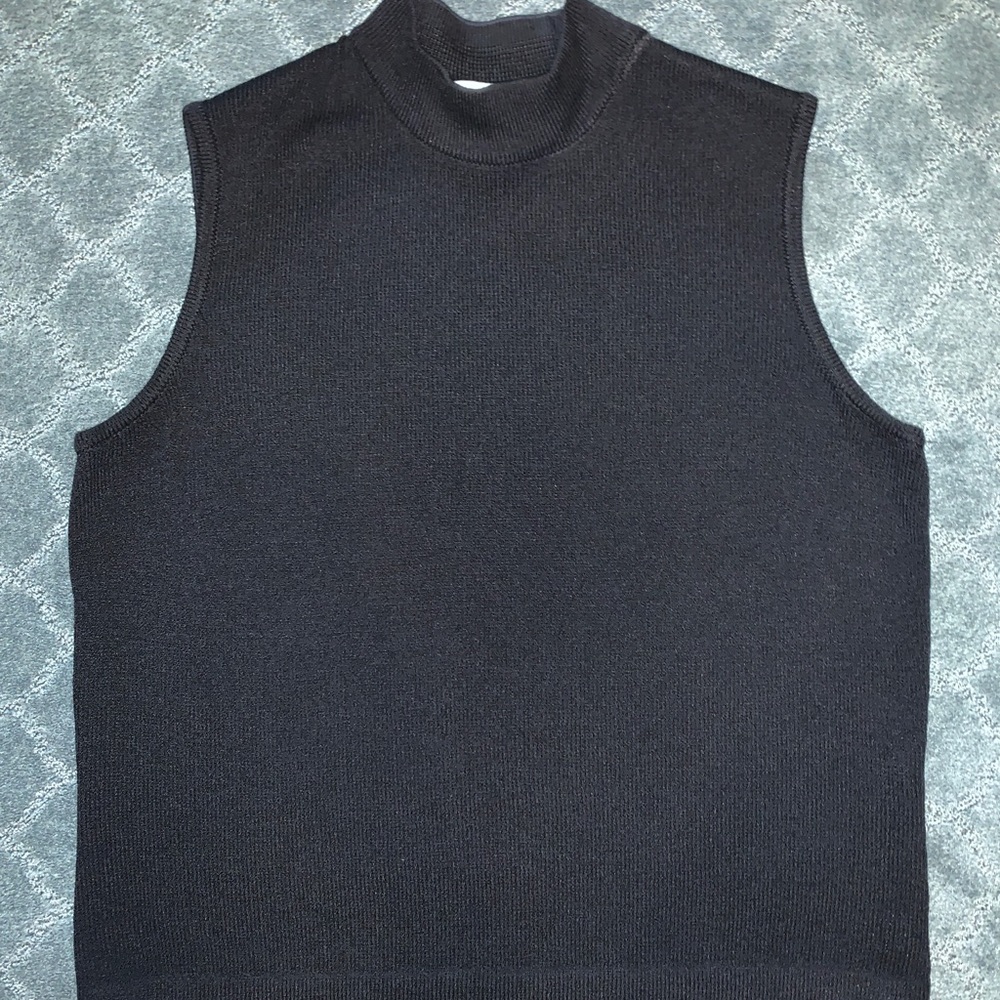 Authentic St. John mock neck tank black Med